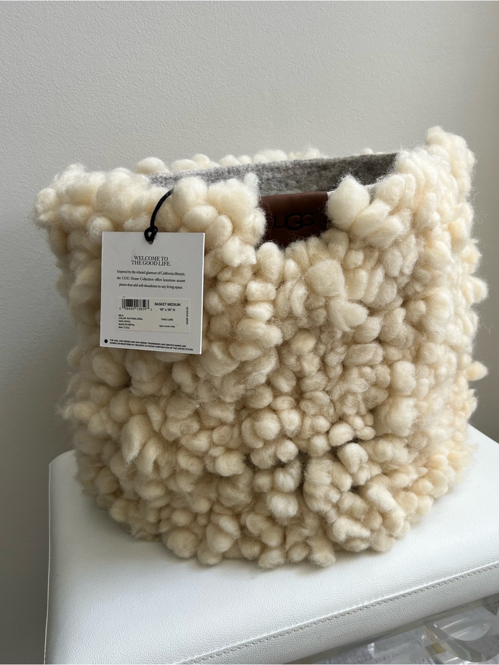 UGG Plush Wool Ivory Sherpa Cluster Basket Size 14” X 14” H Medium